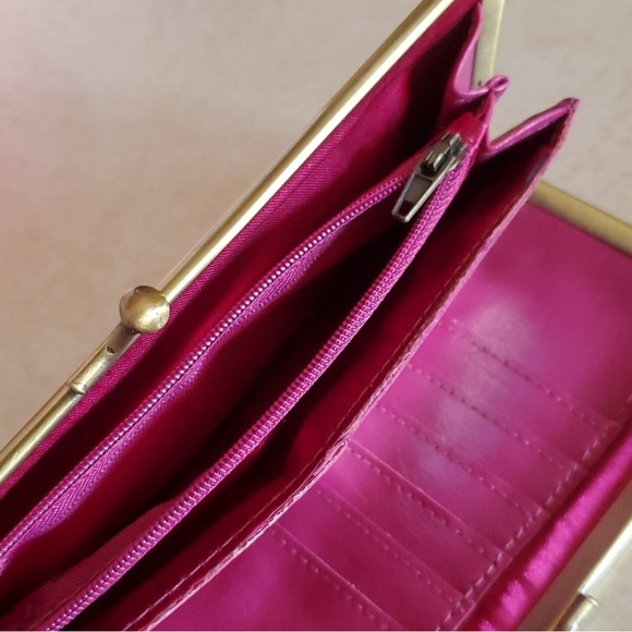 Loop Home Grown Accessories - Loop Home Grown Unique Purple Floral Color Wallet NWOT